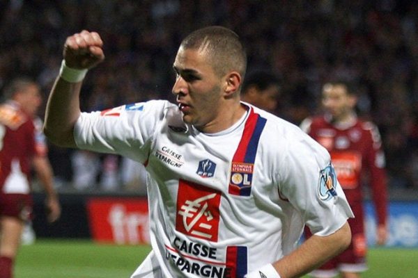 Benzema trong màu áo Olympique Lyonnais